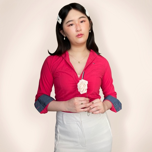 red tommy hilfiger button up w/ contrast navy blue - Picture 2 of 4